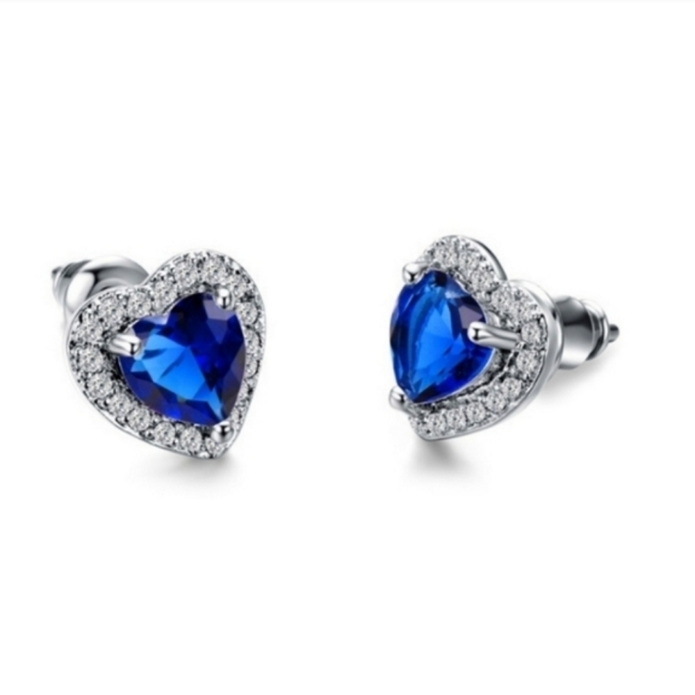 Cubic Zirconia Heart Studs (blue)